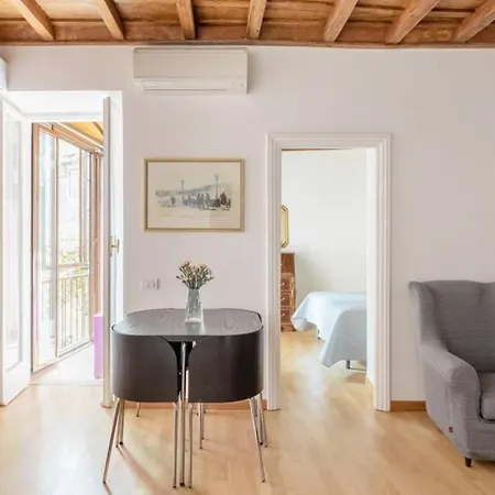 Iflat Via Del Corso Elegant Apartment